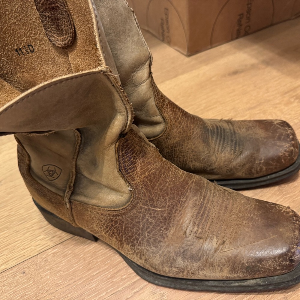 Ariat Men's Distressed Tan Leather Western Boots